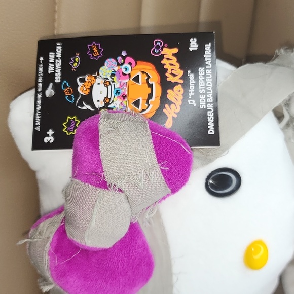 Halloween Hello Kitty Side Stepper - Picture 3 of 4